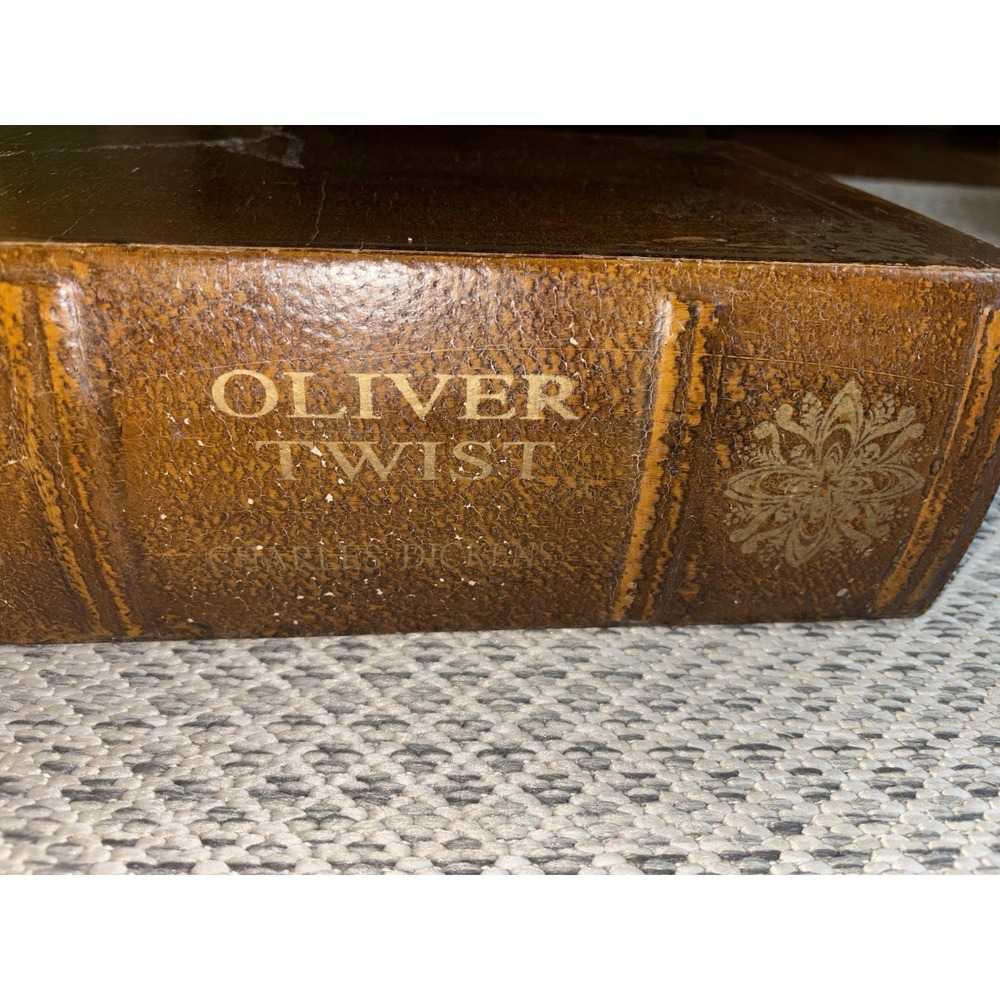 Large Wood Faux Book Box Oliver Twist By Charles Dickens Vintage Latch Buckle - Picture 2 of 16